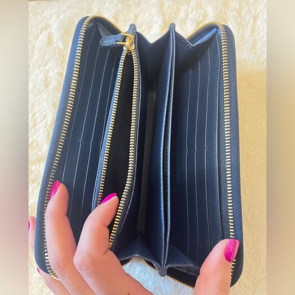 PRADA BLUE BOW ZIPPY WALLET - Picture 2 of 3